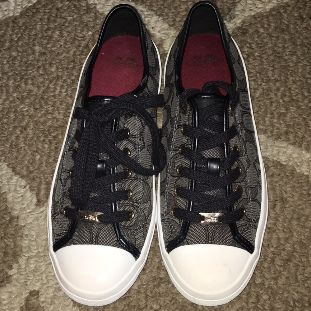 Woman Coach shoes !!